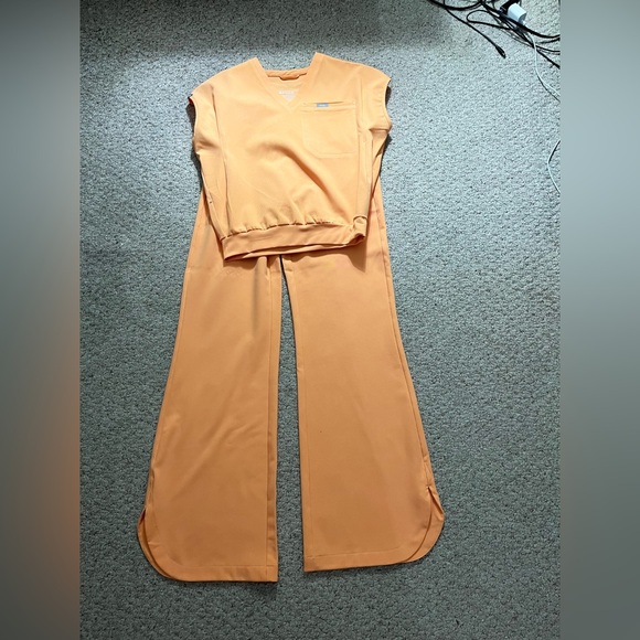 Figs Pants - women’s figs shaka orange scrub set